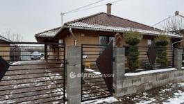 Eladó családi ház Onga