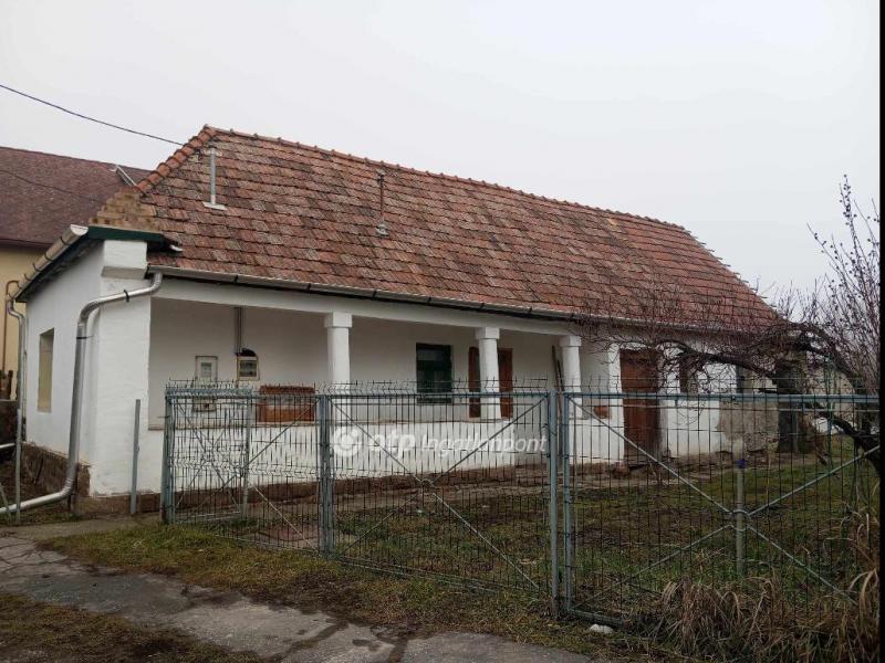 Eladó családi ház Novaj