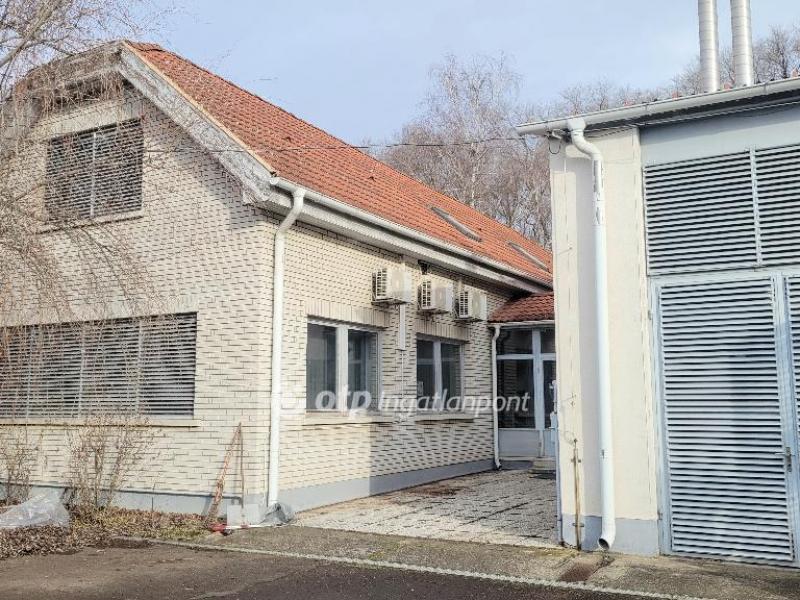 Eladó műhely Jászberény