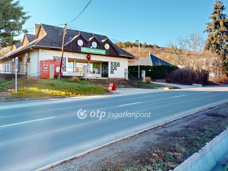 Eladó utcai bejáratú üzlethelység Szerencs
