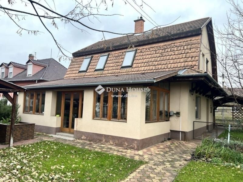 Eladó családi ház Dunakeszi
