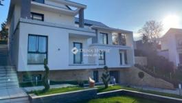 Eladó családi ház Üröm