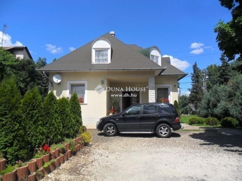 Eladó családi ház