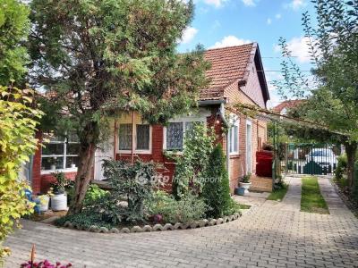 Eladó családi ház Gyula