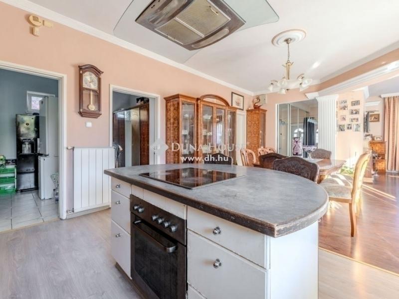 Eladó családi ház Veresegyház