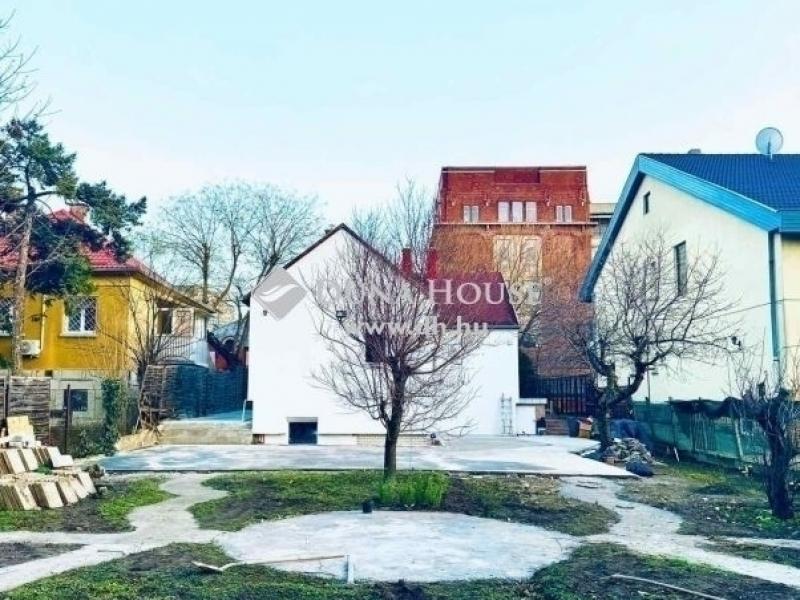 Eladó családi ház Budapest
