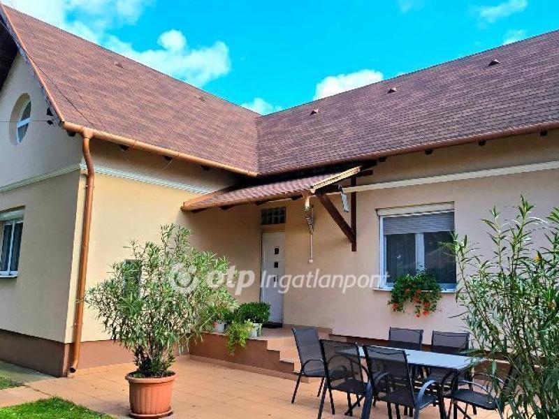 Eladó családi ház Debrecen