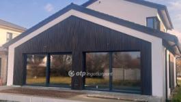 Eladó családi ház Szeged