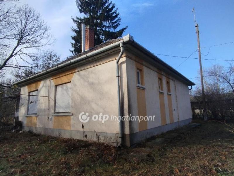 Eladó tanya Jászberény