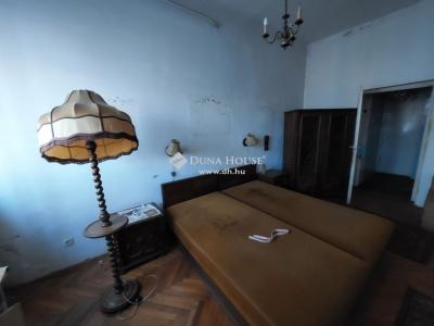 Eladó családi ház Vác