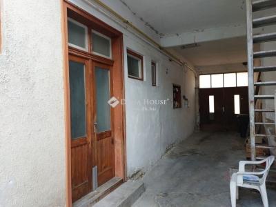 Eladó családi ház Vác