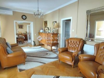 Eladó családi ház Jászkarajenő