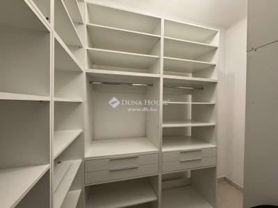 Eladó lakás Pécs