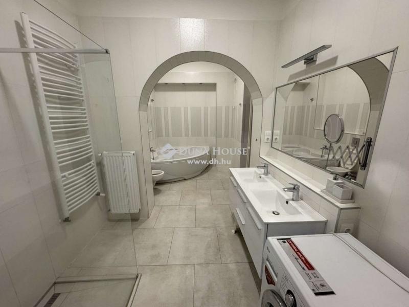 Eladó lakás Pécs