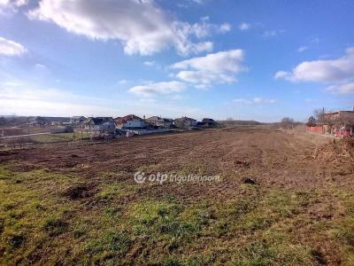 Eladó lakóövezeti telek Dány