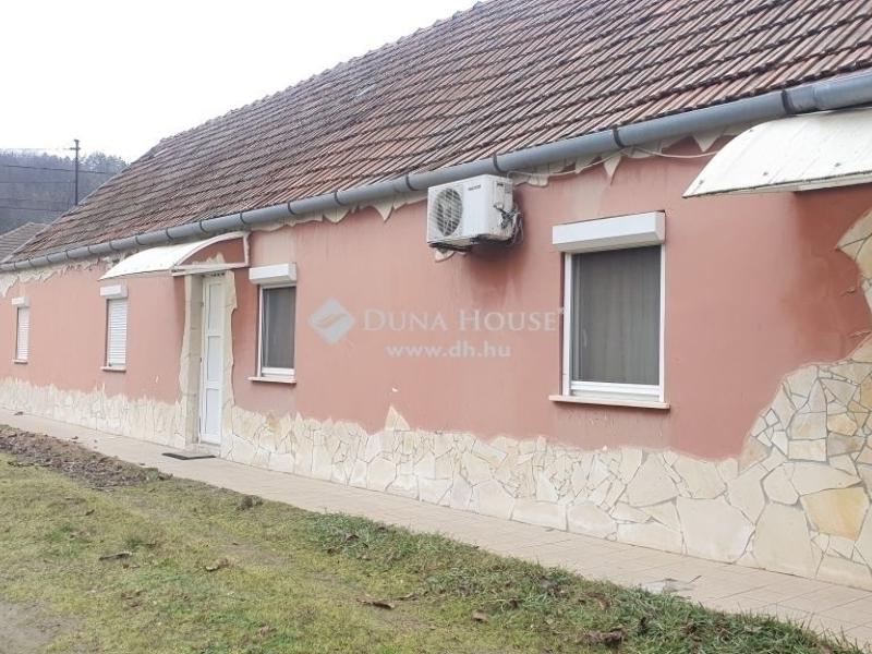 Eladó családi ház