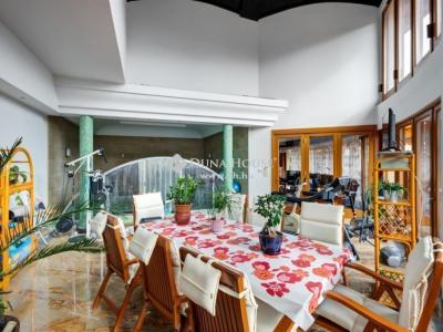 Eladó családi ház Budapest