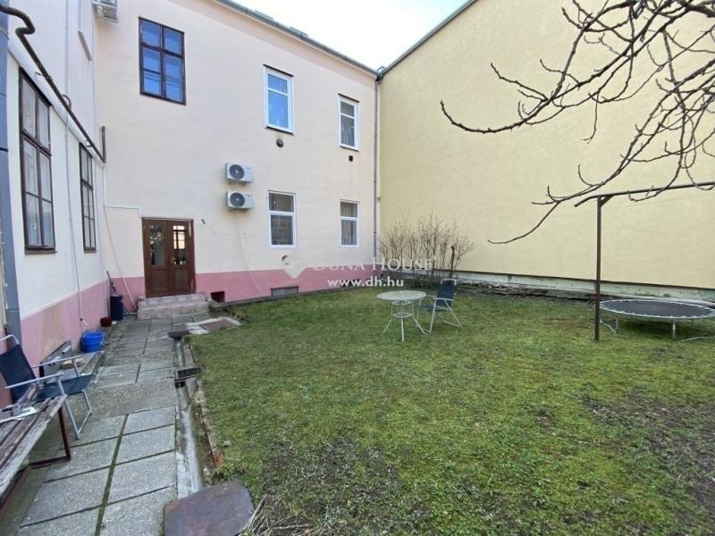 Eladó lakás Pécs