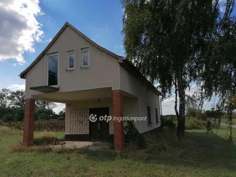 Eladó nyaraló Ceglédbercel