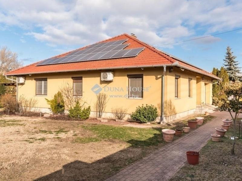 Eladó családi ház Szada