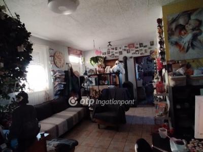 Eladó családi ház Pusztamonostor