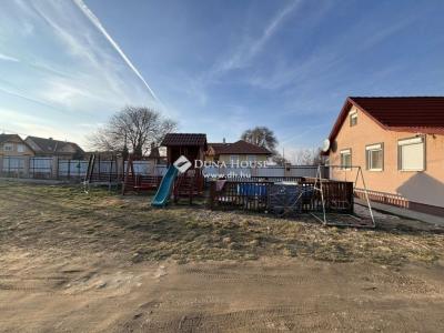 Eladó családi ház Kóka