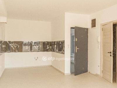 Eladó lakás Gárdony