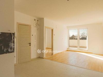 Eladó lakás Gárdony