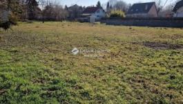 Eladó lakóövezeti telek Monor