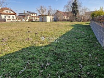 Eladó lakóövezeti telek Monor