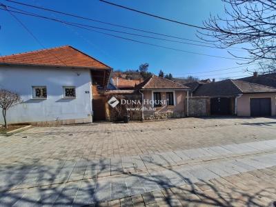 Eladó családi ház Pécs