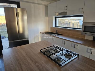 Eladó családi ház Tápióság