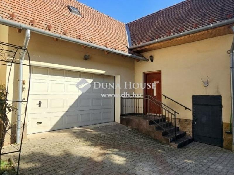 Eladó családi ház Budakeszi