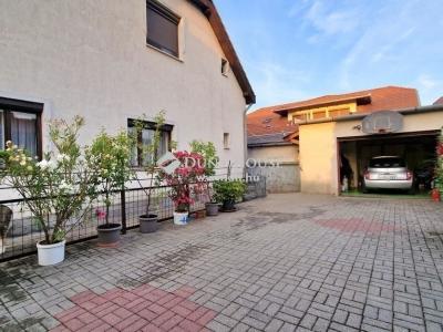 Eladó családi ház Vác