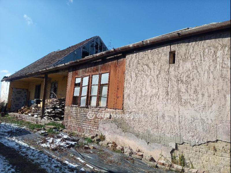 Eladó családi ház Dombóvár
