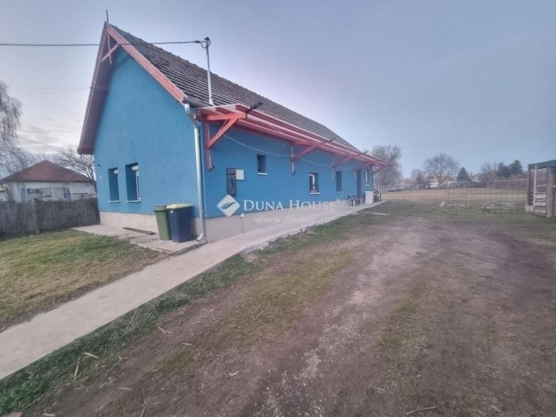 Eladó ikerház Monor