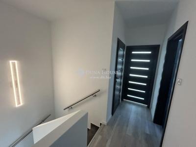 Eladó családi ház - 2220 Vecsés