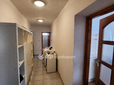 Eladó családi ház Szeged