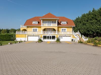 Eladó kastély Ráckeve