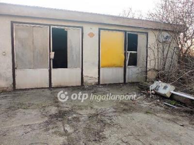 Eladó családi ház Üllő