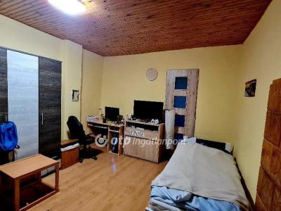 Eladó családi ház Úrhida