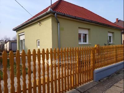 Eladó családi ház Dombóvár