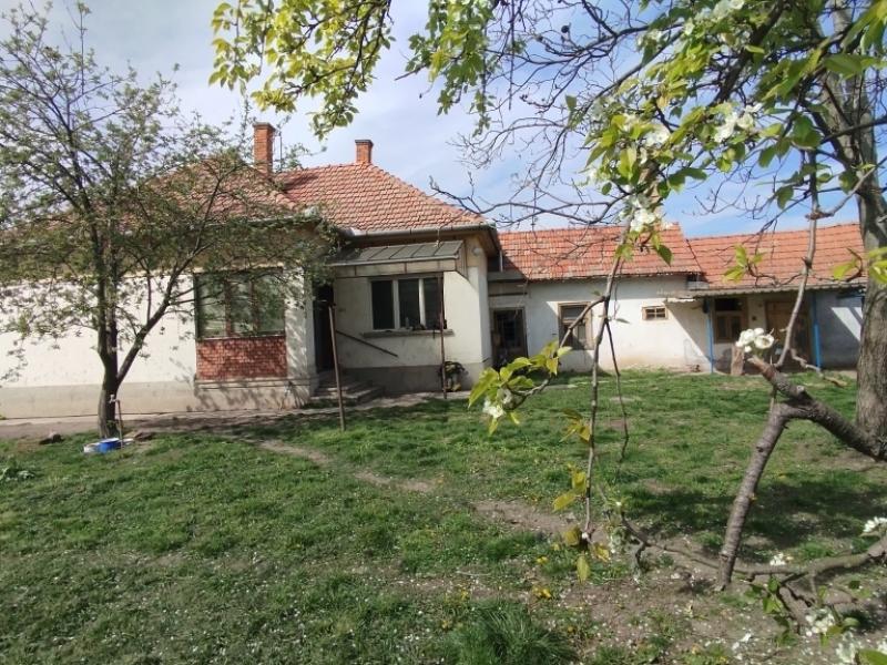 Eladó családi ház Jászárokszállás
