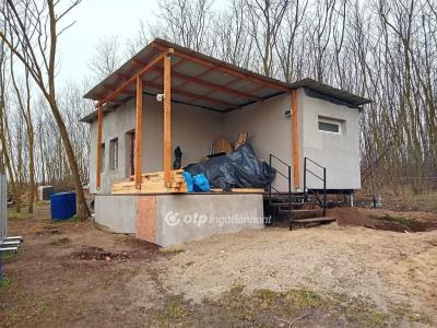 Eladó külterületi telek Gödöllő