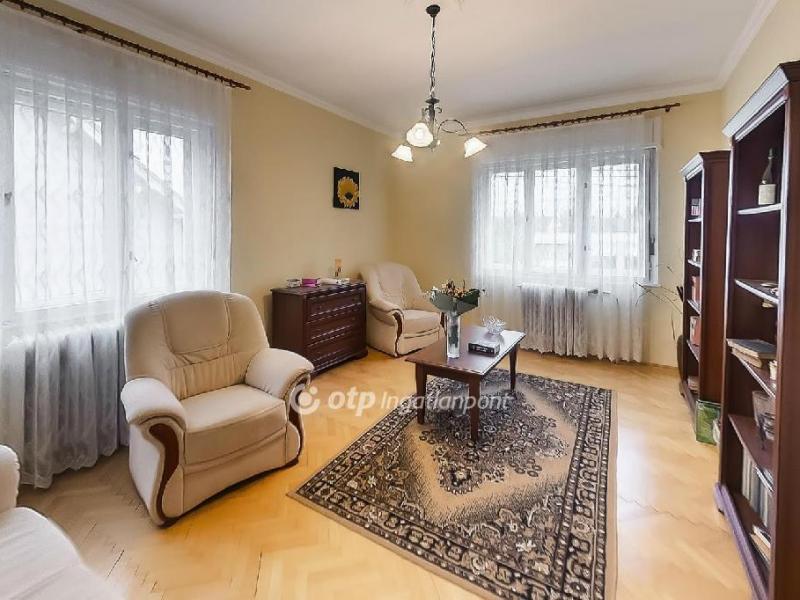 Eladó családi ház Szeged