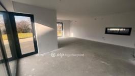 Eladó családi ház Szeged