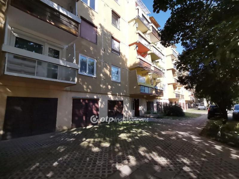 Eladó lakás Békéscsaba