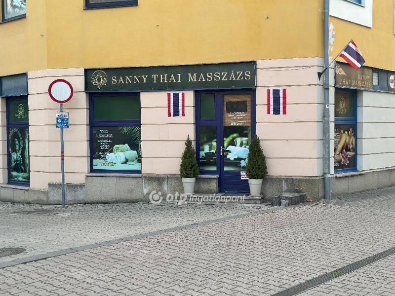 Eladó üzlethelység üzletházban Pécs