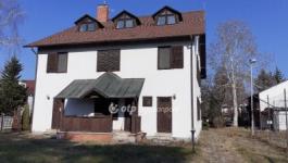 Eladó nyaraló Balatonlelle