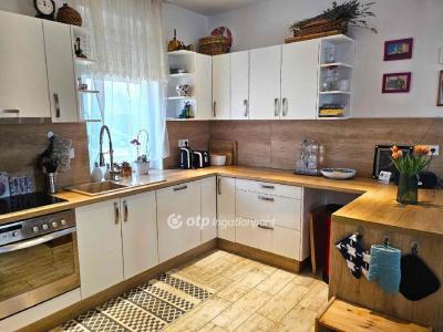 Eladó családi ház Gyenesdiás